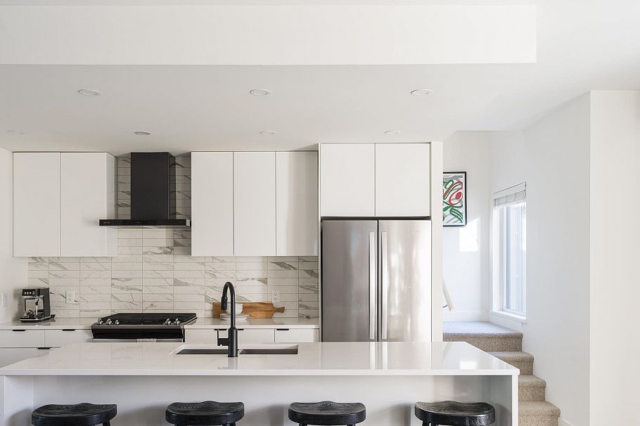 35 3595 Salal Drive North Vancouver, BC - 3