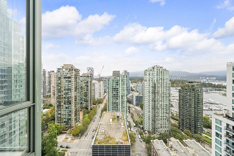 2605 1239 W Georgia Street Vancouver, BC - 19