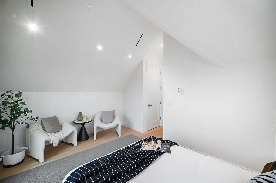 1671 E 31st Avenue Vancouver, BC - 15