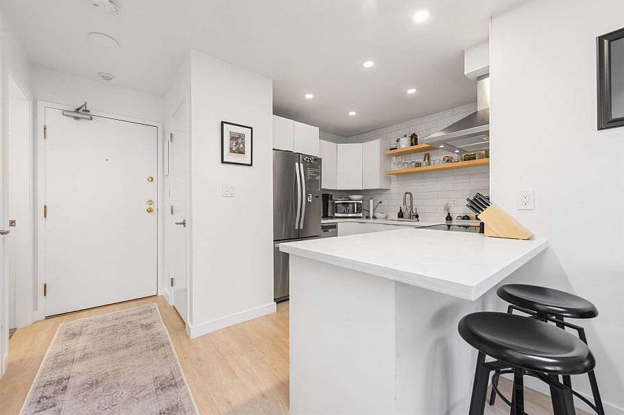 PH7 2125 York Avenue Vancouver, BC - 1