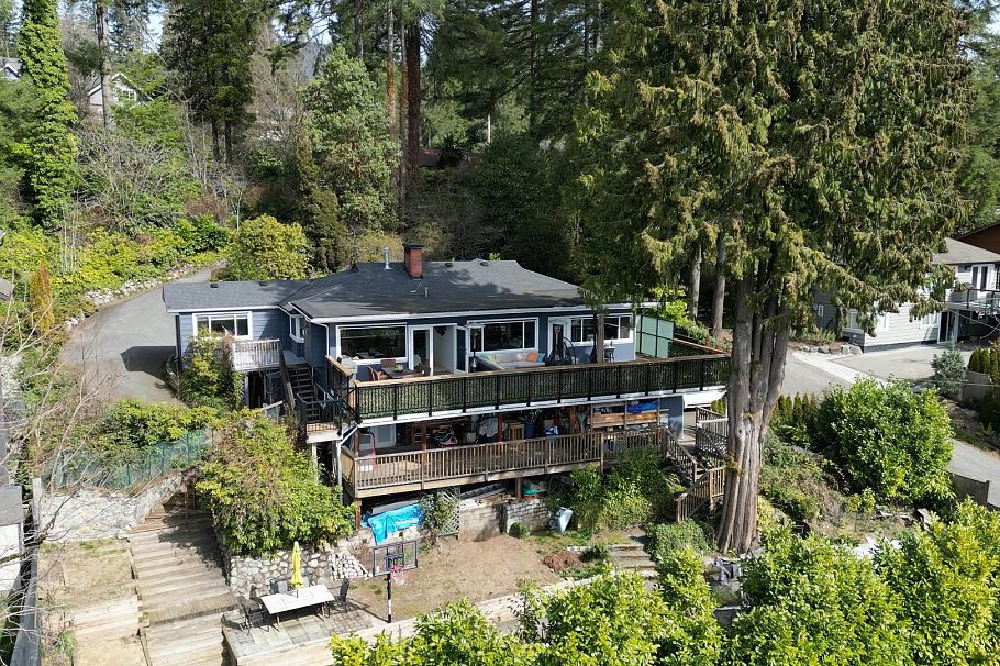 1095 W Keith Road North Vancouver, BC - 29