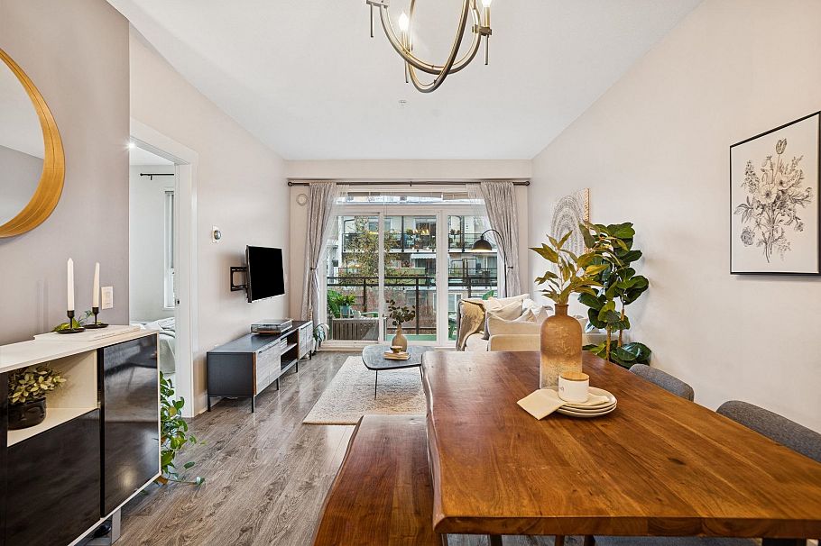 303 733 W 14 Street North Vancouver, BC - 2