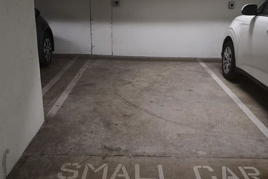 609 8833 Hazelbridge Way Richmond, BC - 2