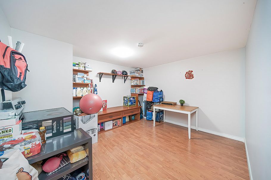 72 3180 E 58th Avenue Vancouver, BC - 9