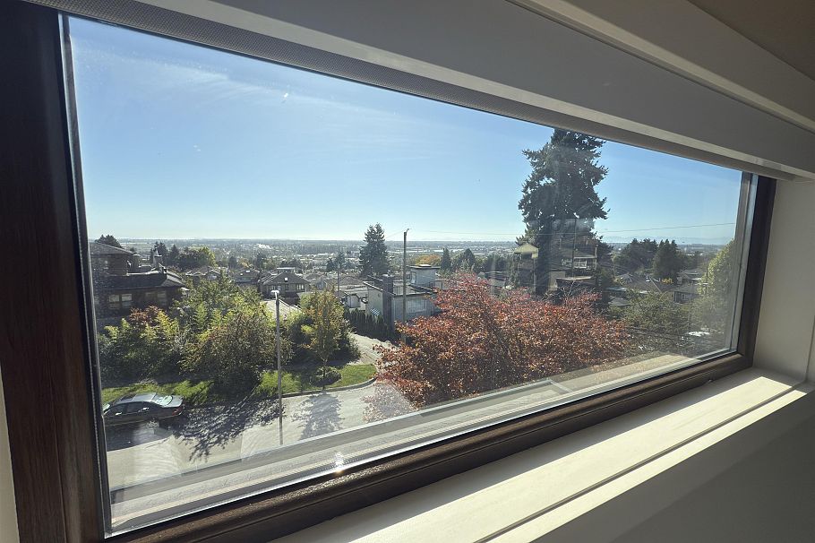 7689 Jasper Crescent Vancouver, BC - 1