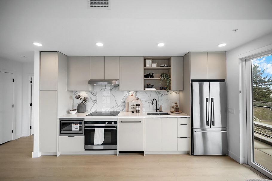 501 422 E 3rd Street North Vancouver, BC - 3