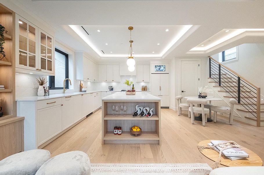 1 2154 E. 6 Avenue Vancouver, BC - 11