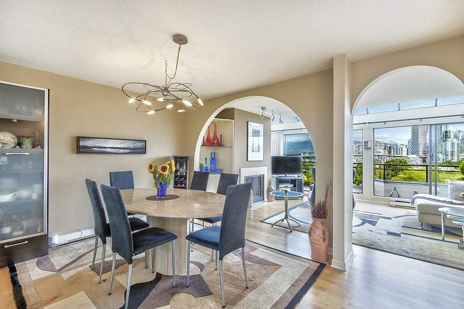 G 1215 W 7th Avenue Vancouver, BC - 13