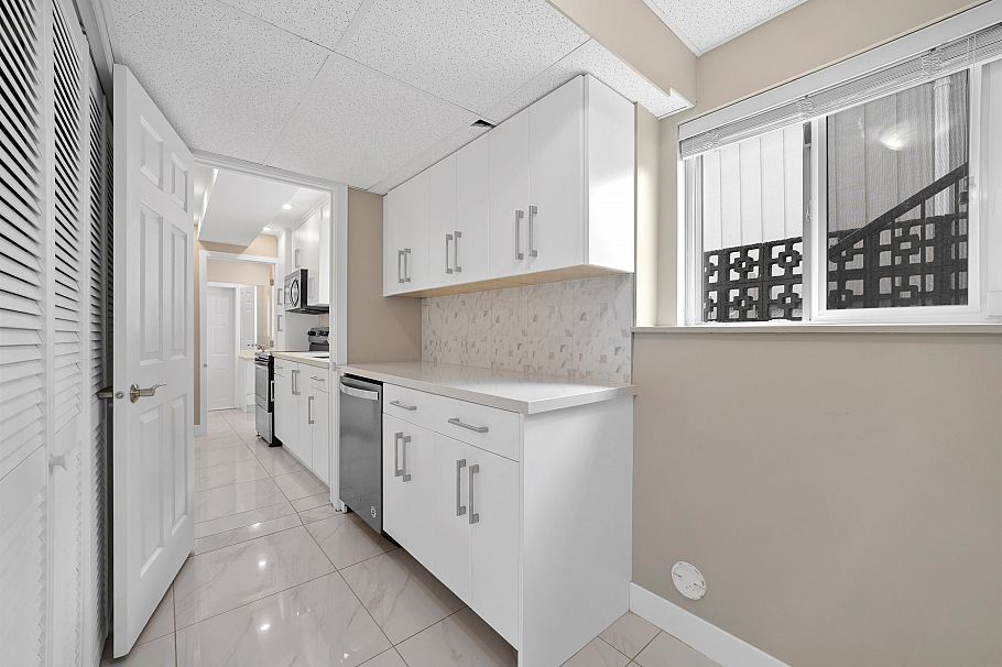 1137 Cloverley Street North Vancouver, BC - 26