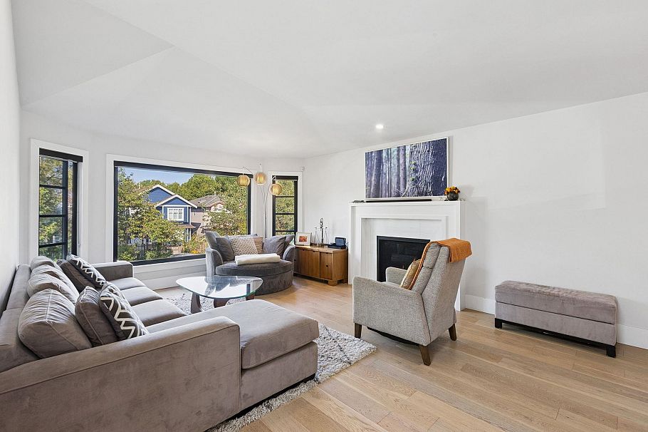 364 E 17th Avenue Vancouver, BC - 6