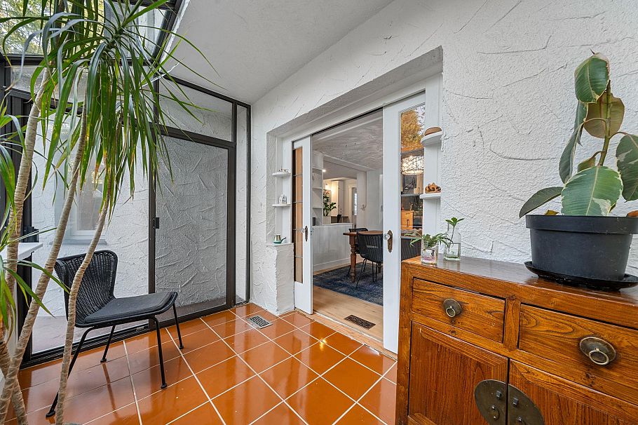 2052 Capilano Road North Vancouver, BC - 10