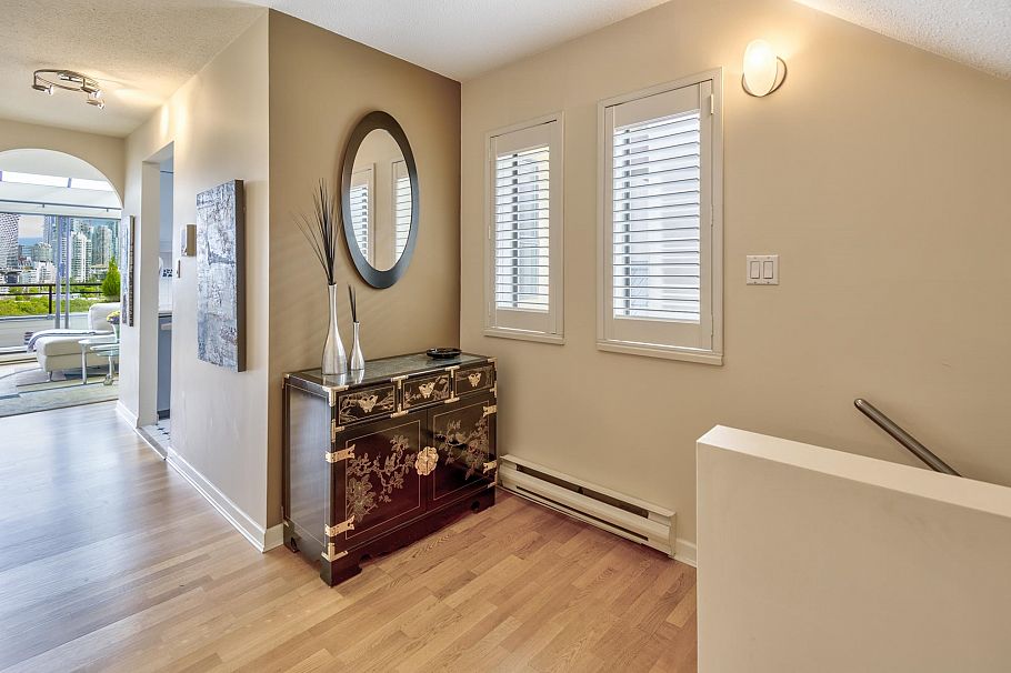 G 1215 W 7th Avenue Vancouver, BC - 18