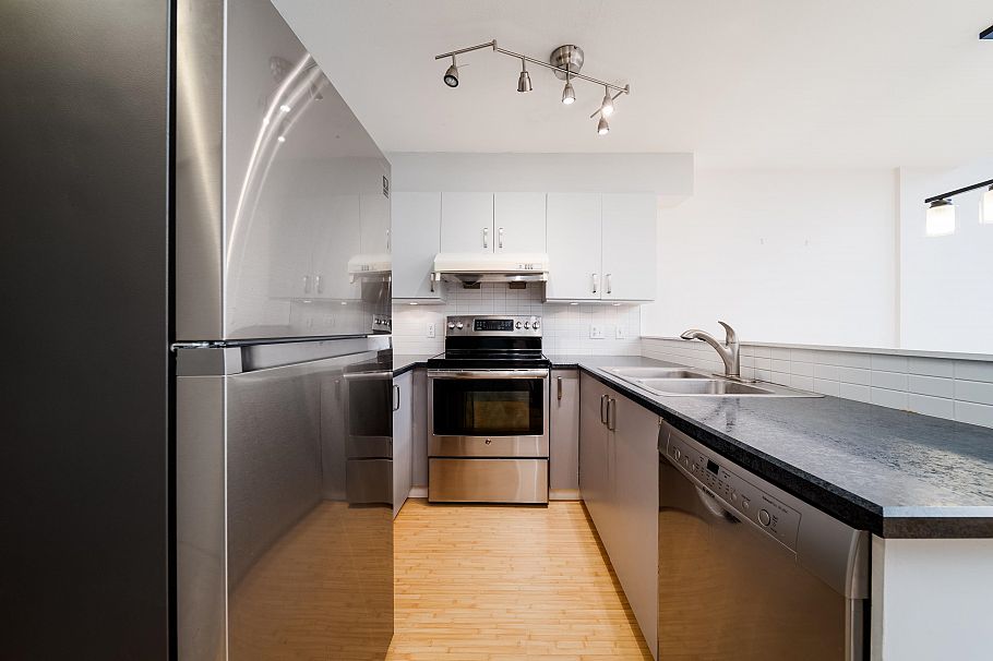 307 418 E Broadway Vancouver, BC - 5