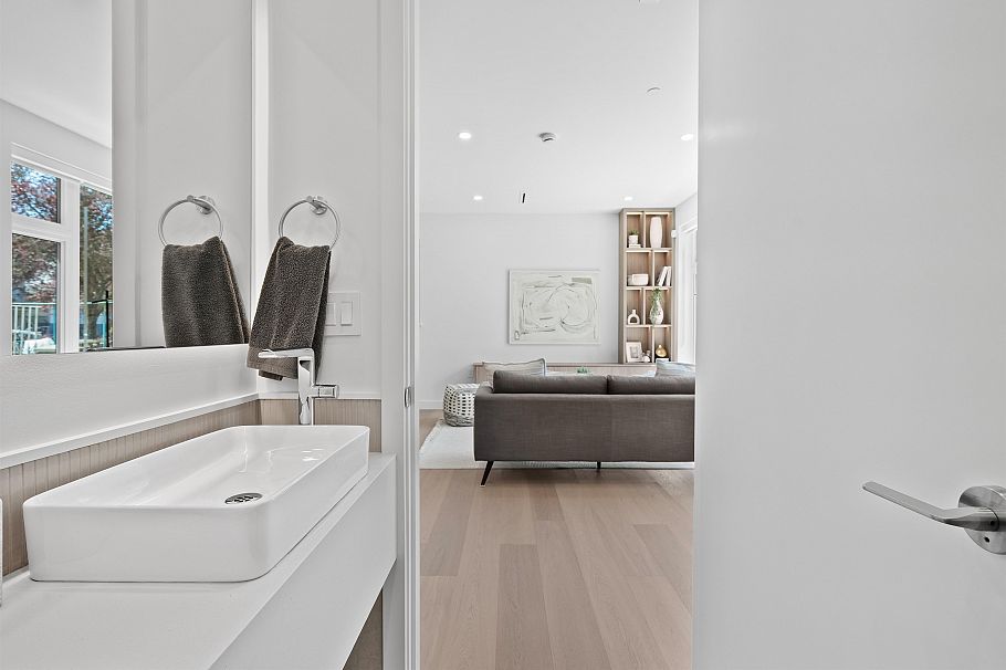 1 2253 Grant Street Vancouver, BC - 11