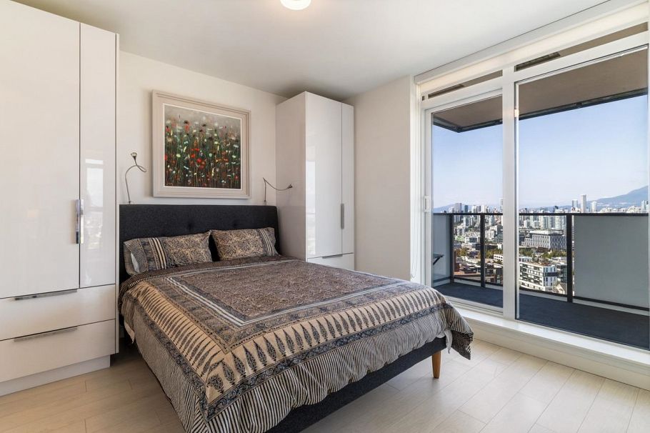 2002 285 E 10th Avenue Vancouver, BC - 10