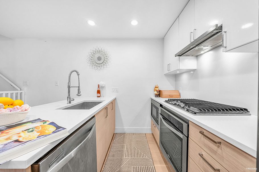 1407 East 1st Street Vancouver, BC - 25