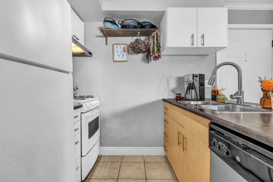 203 1617 Grant Street Vancouver, BC - 12