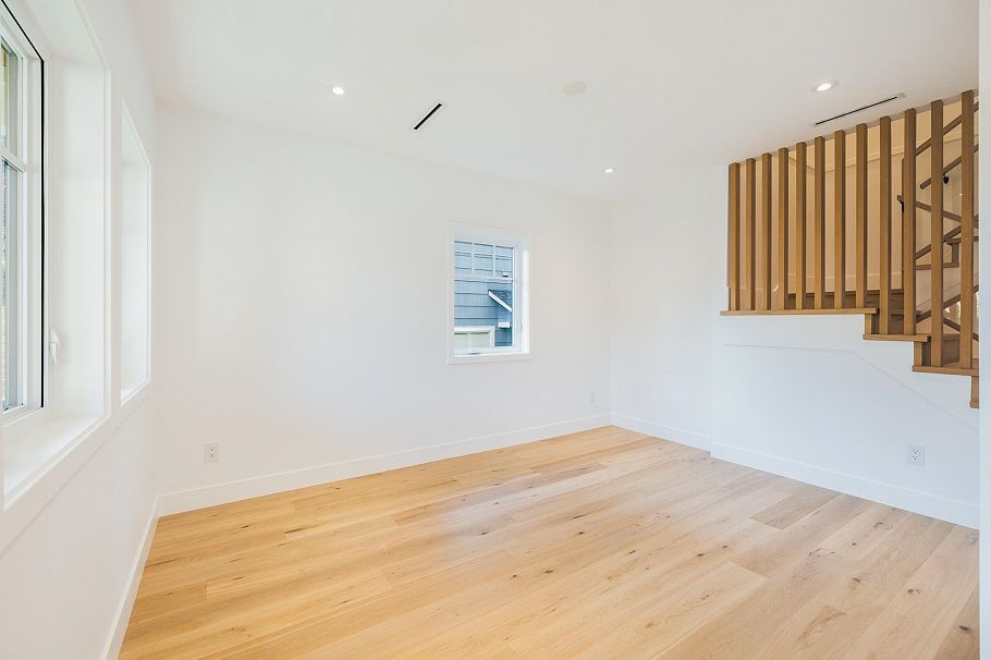 263 W 6th Street North Vancouver, BC - 3