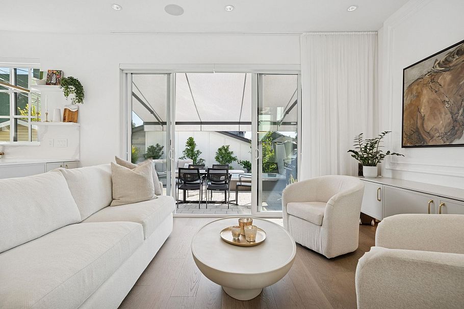 3634 W 29 Avenue Vancouver, BC - 8