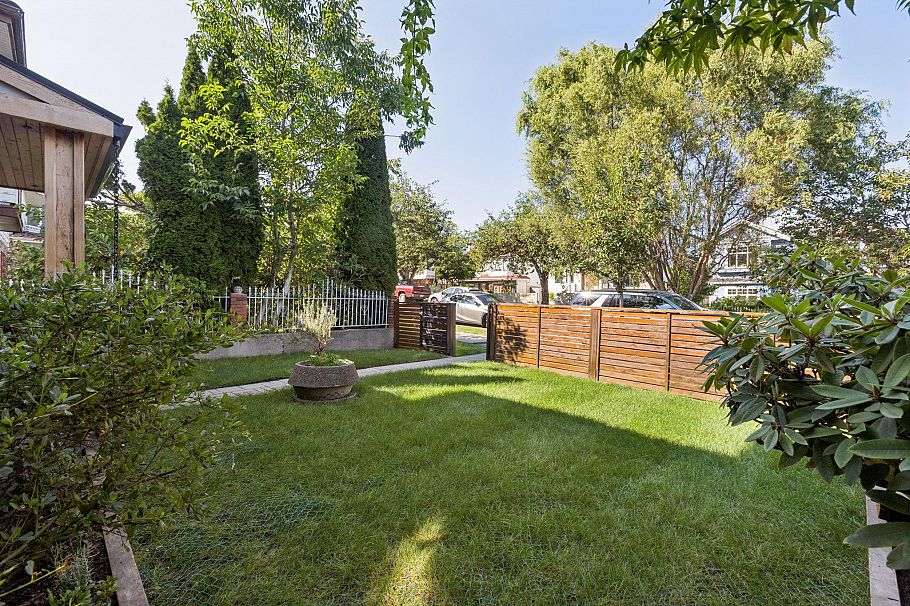 364 E 17th Avenue Vancouver, BC - 34