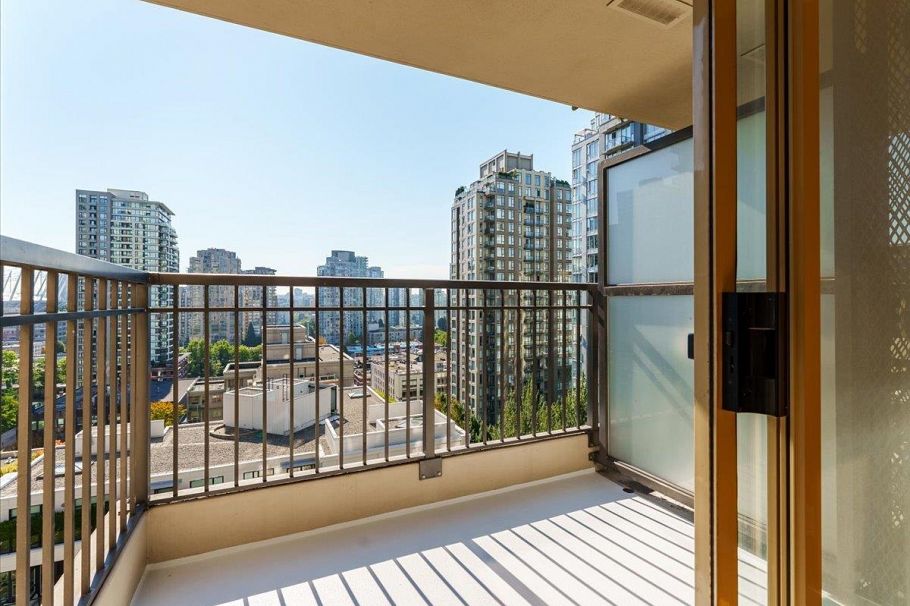 1406 989 Richards Street Vancouver, BC - 3