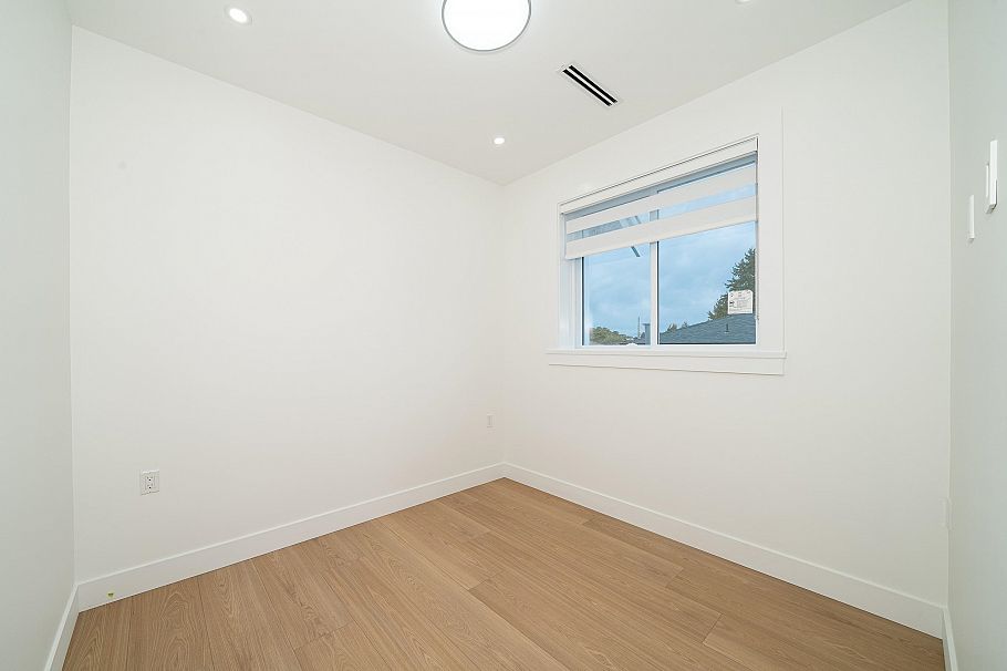 2172 E 46th Avenue Vancouver, BC - 17