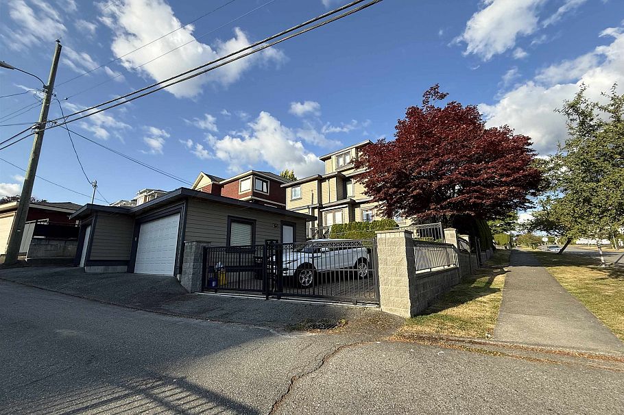 7689 Jasper Crescent Vancouver, BC - 4