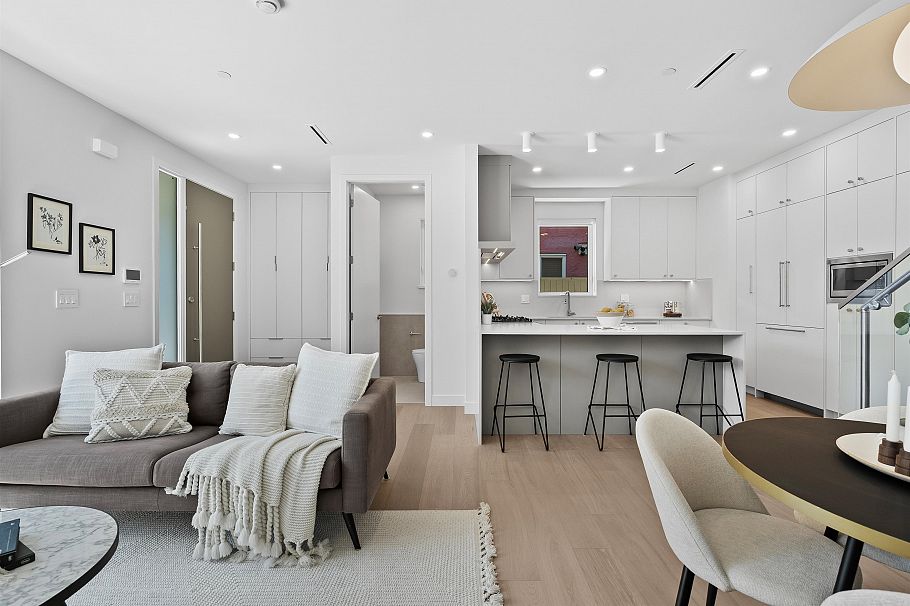 1 2253 Grant Street Vancouver, BC - 19