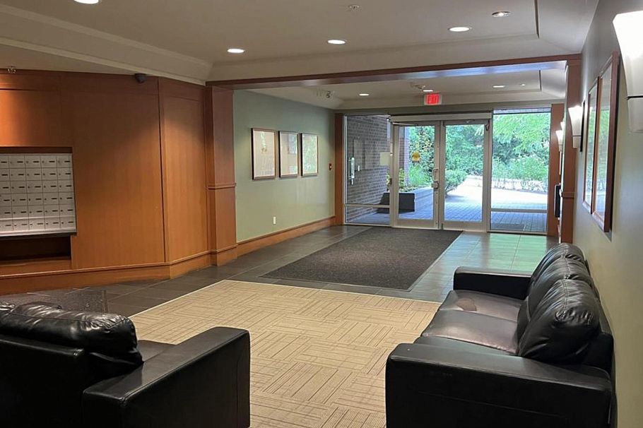 317 1633 Mackay Avenue North Vancouver, BC - 3