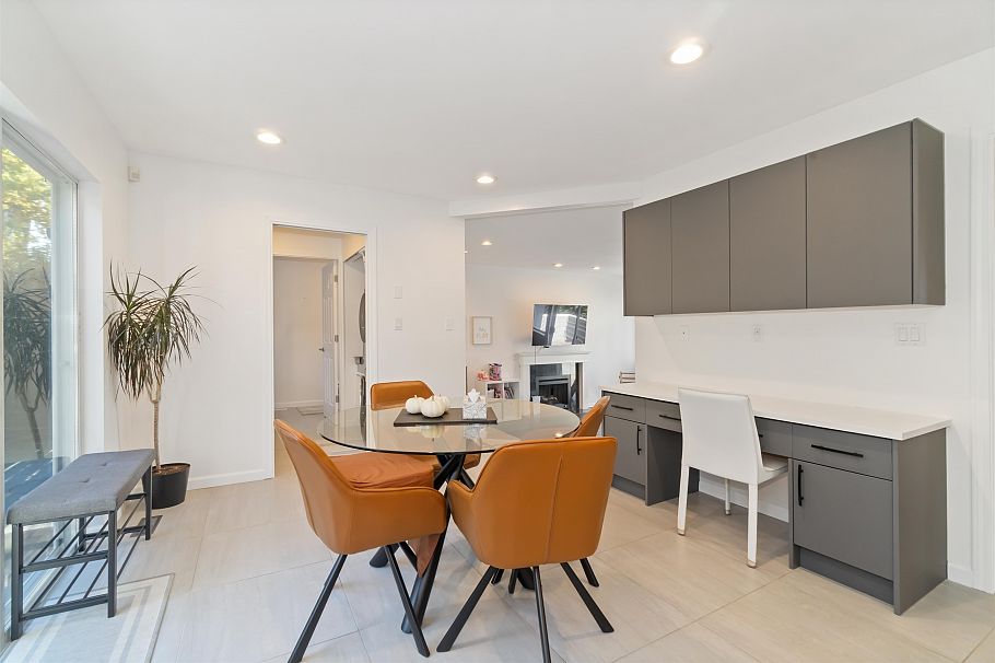 456 Montroyal Boulevard North Vancouver, BC - 10