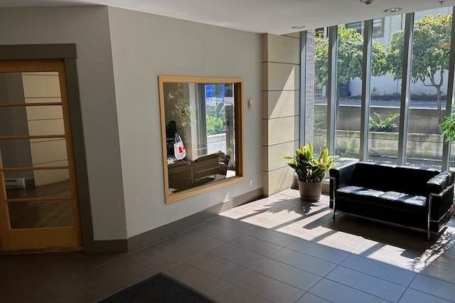 301 2520 Manitoba Street Vancouver, BC - 5