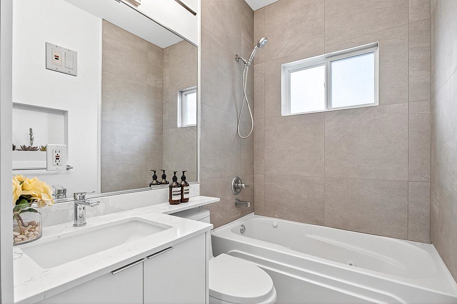 1368 E 7th Avenue Vancouver, BC - 24