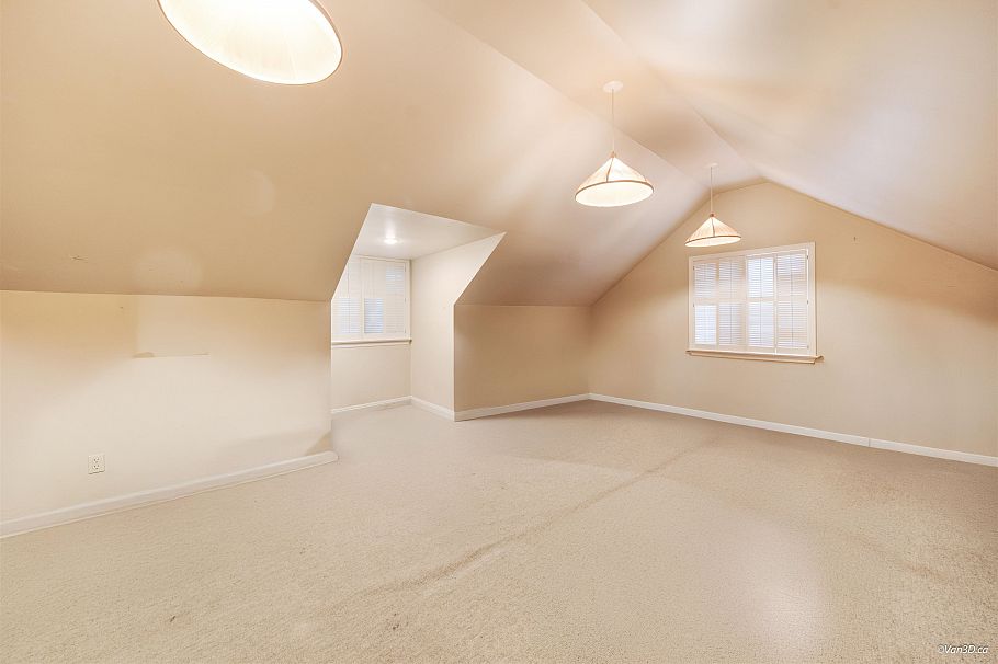 1226 Seymour Boulevard North Vancouver, BC - 27