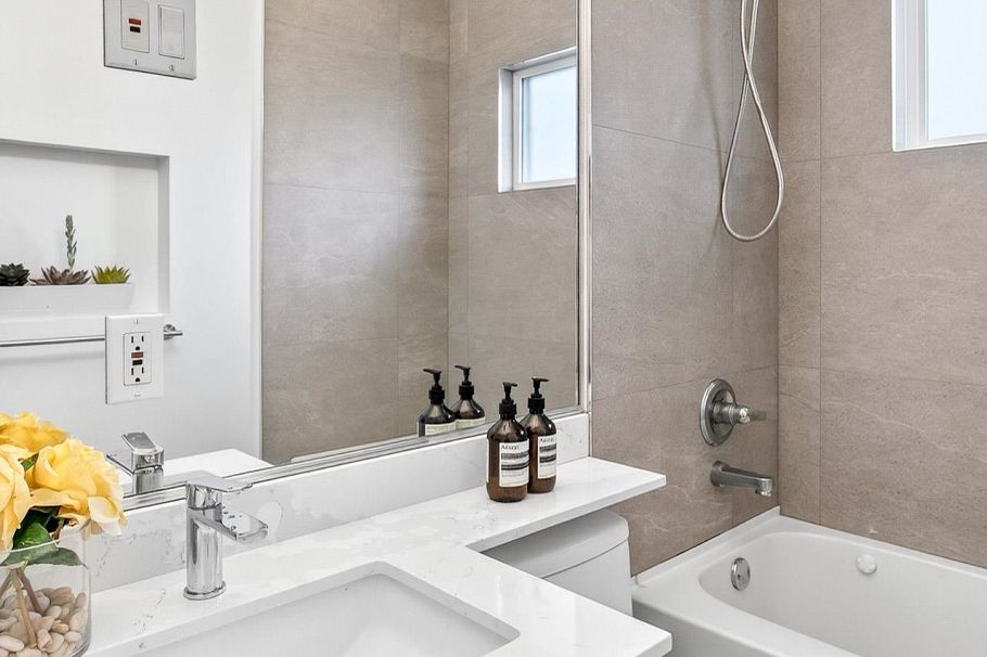 1368 E 7th Avenue Vancouver, BC - 25