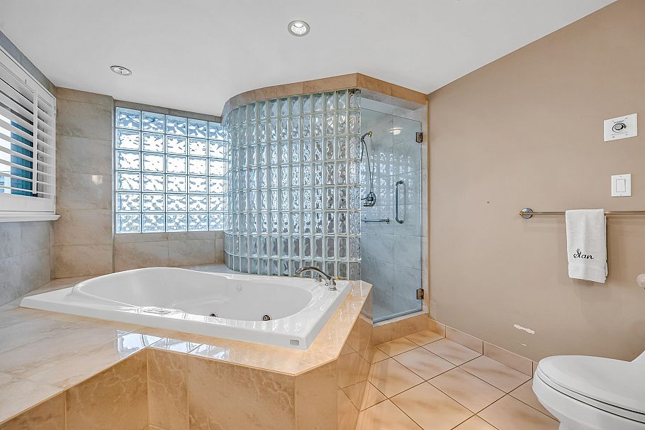 6 1350 W 14 Avenue Vancouver, BC - 12