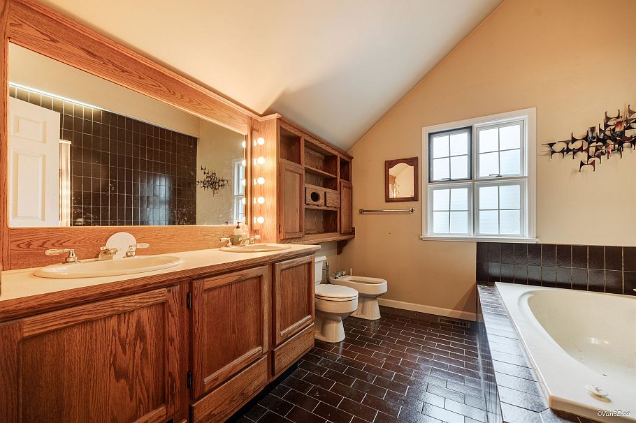 1226 Seymour Boulevard North Vancouver, BC - 22