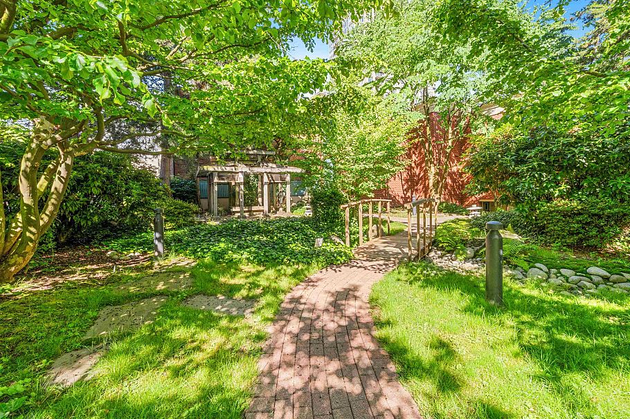 304 939 Homer Street Vancouver, BC - 23