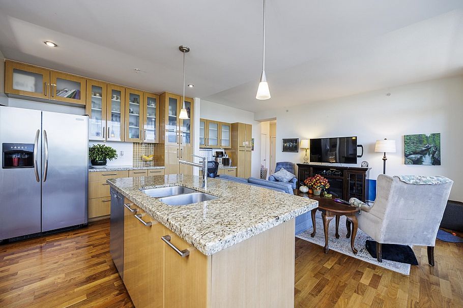 1702 121 W 16th Street North Vancouver, BC - 16