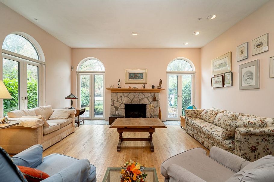 2443 W 47th Avenue Vancouver, BC - 5