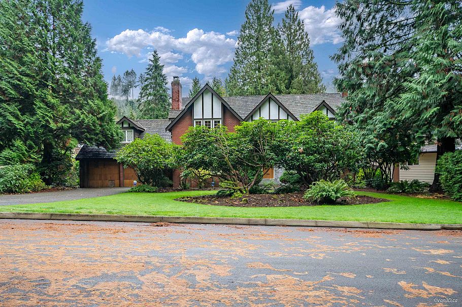 1226 Seymour Boulevard North Vancouver, BC - 3