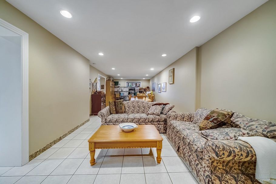 1627 E 34th Avenue Vancouver, BC - 33