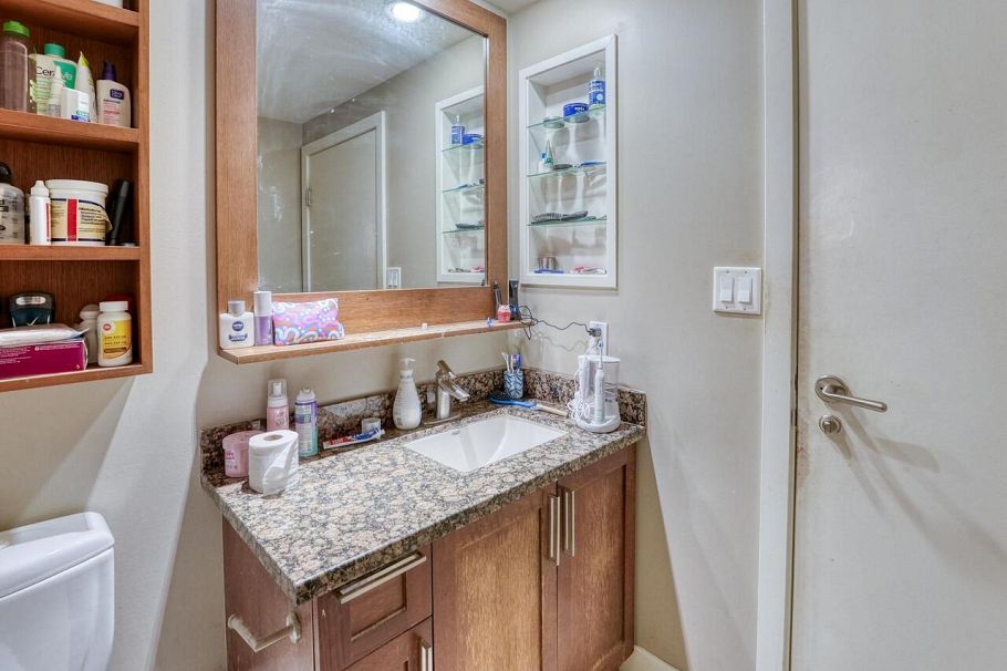 516 2268 W Broadway Vancouver, BC - 8