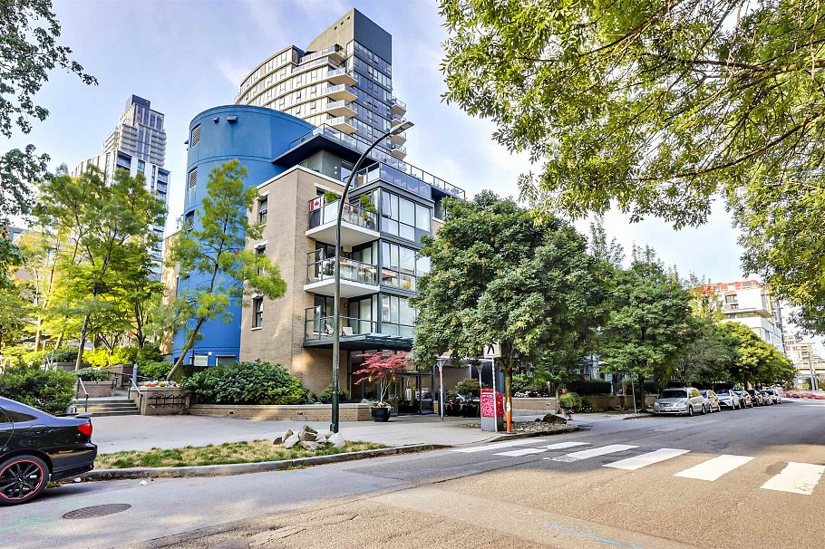 310 1450 W 6th Avenue Vancouver, BC - 1