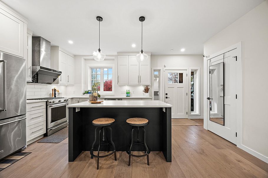 908 E 17th Avenue Vancouver, BC - 6