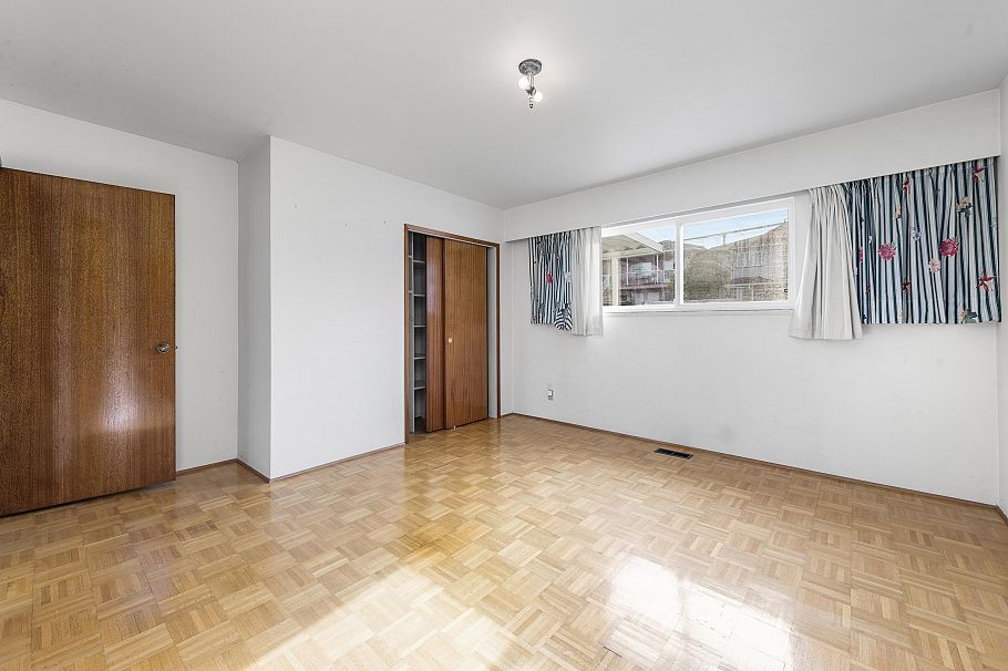 3220 E 19th Avenue Vancouver, BC - 27