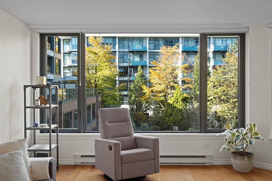 301 2201 Pine Street Vancouver, BC - 5