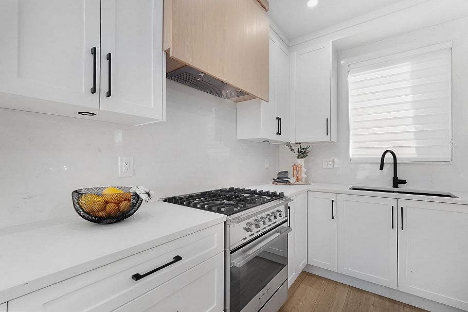 2 3310 Venables Street Vancouver, BC - 8