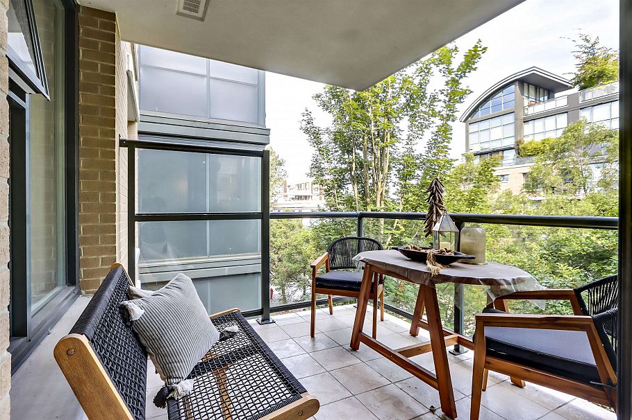 310 1450 W 6th Avenue Vancouver, BC - 7