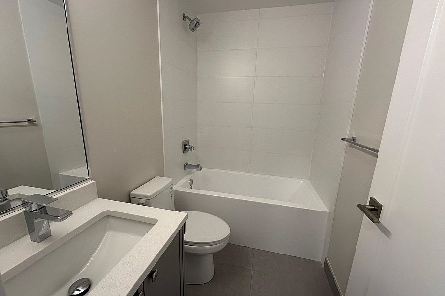 344 E 17th Street North Vancouver, BC - 27