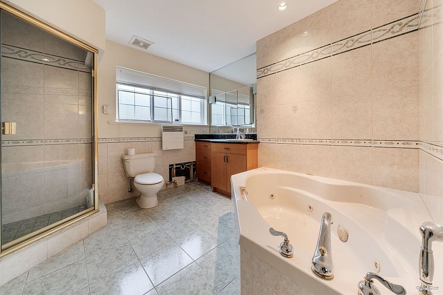 1226 Seymour Boulevard North Vancouver, BC - 38